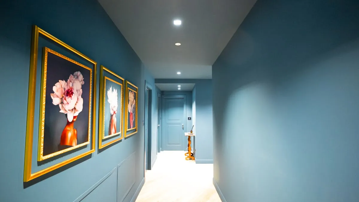 Kényelmes hotelhall részlete